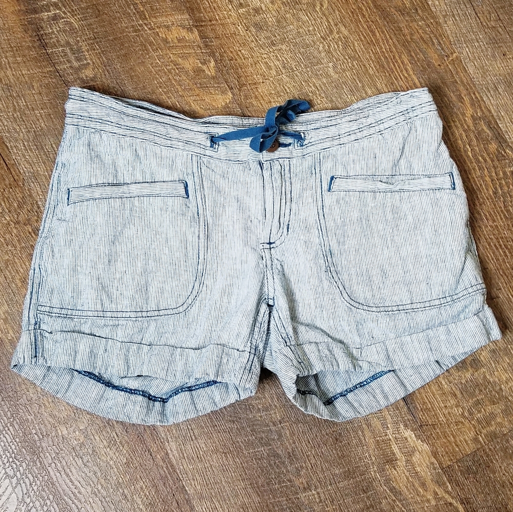 The North Face | Blue White Striped Cuffed Shorts